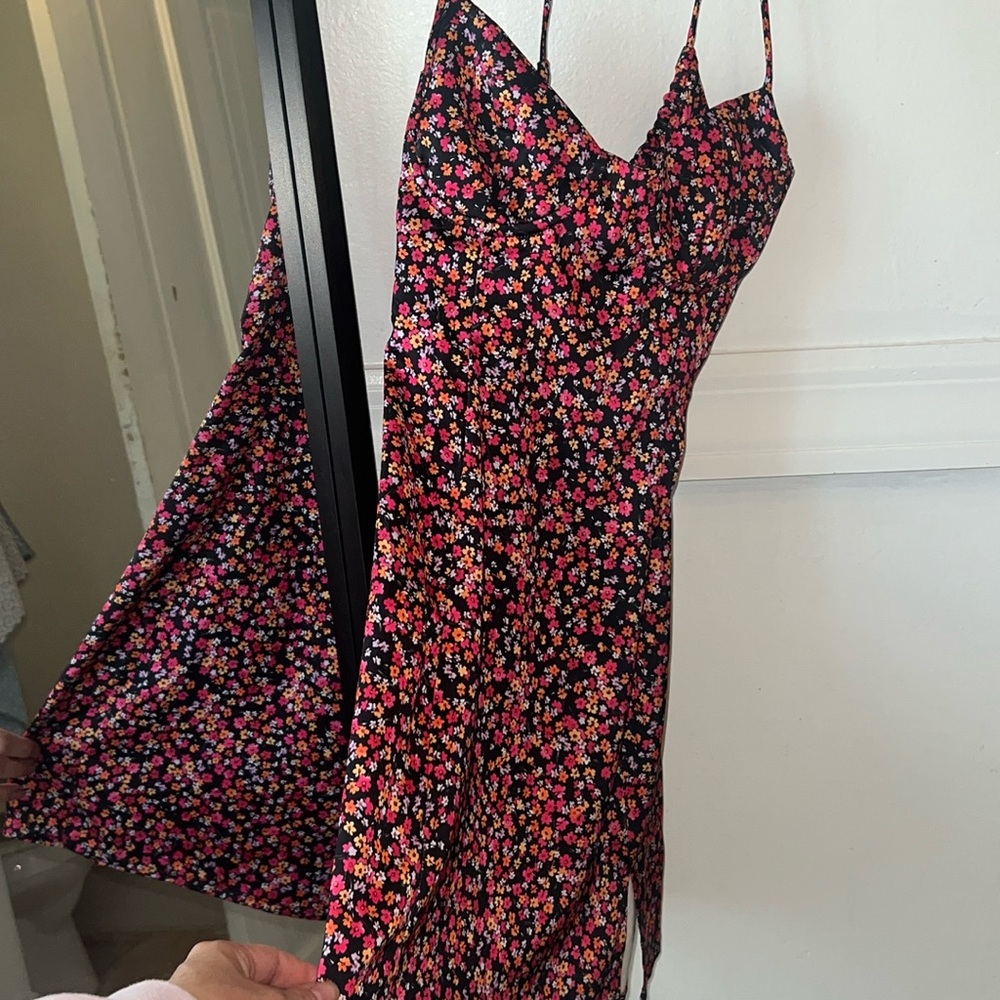 Floral short dress, small slight on left leg, open back